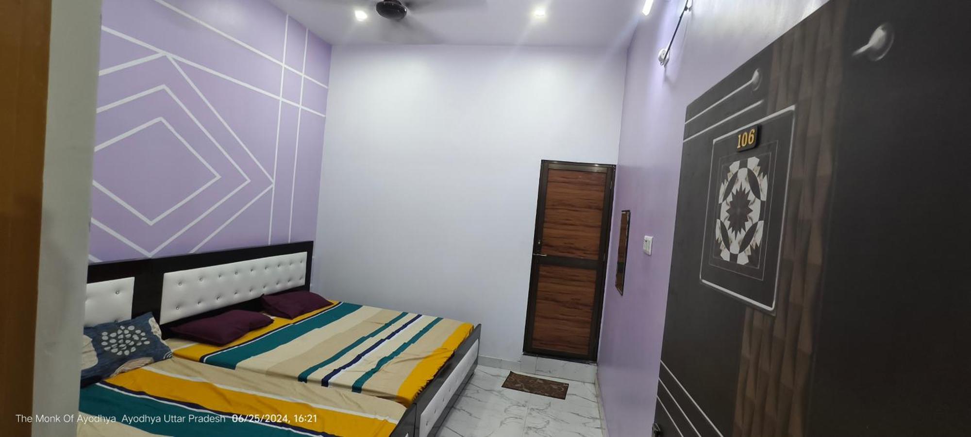 Shree Ayodhya Dham Guest House 300 Meter From Sri Ram Temple Free Pick Up , Drop , Breakfast & Wifi Luaran gambar